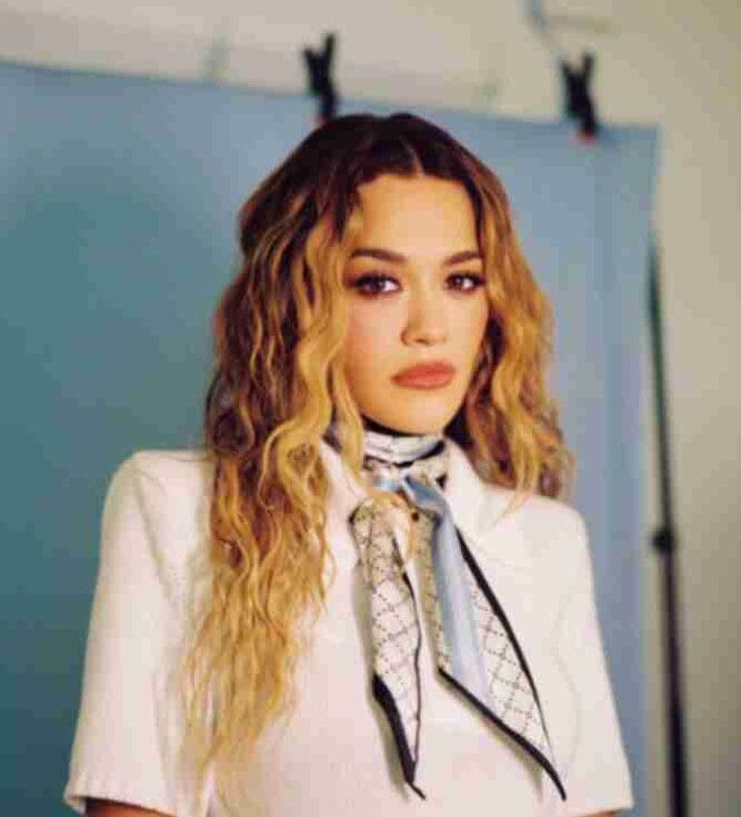 Rita Ora: Biographie, mari, origine, age, valeur nette, taille, albums, famille… en 2024