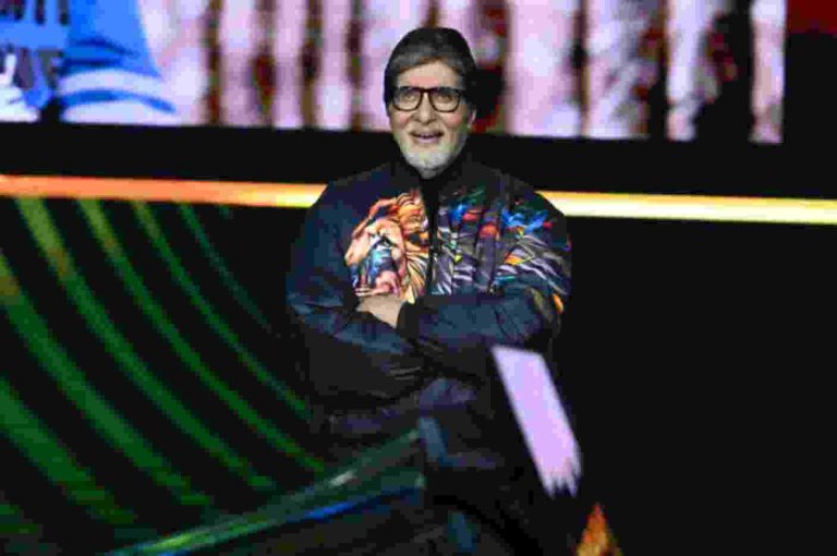 Amitabh Bachchan, biographie, films, taille, age, famille