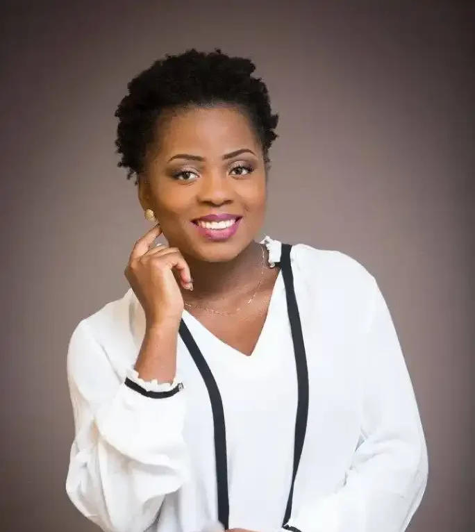 Tout sur Rosny Kayiba: Biographie, âge, taille, famille, carrière, Mari, origines, valeur net, albums… en 2024