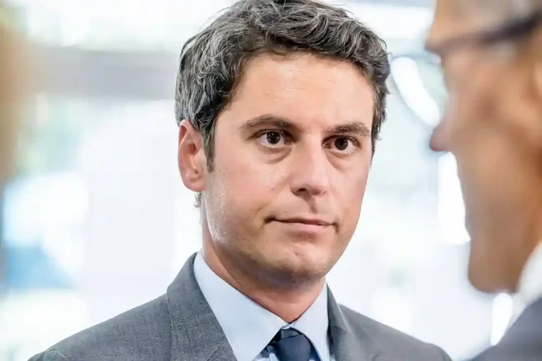 Tout sur Gabriel Attal : âge, origine, vie privée et influence en 2025
