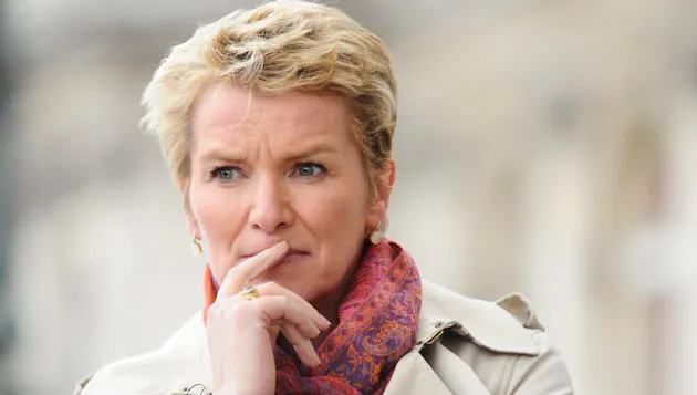 Élise Lucet : Salaire, âge, taille, couple, vie privée (2025) 149 Élise Lucet age et taille