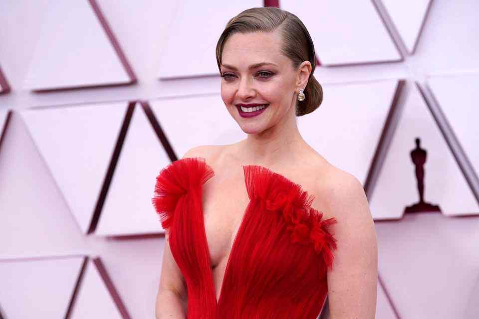 Amanda Seyfried (2025): Age, Height, Movies, Husband, Net Worth 3 Amanda Seyfried Age, Height, Movies, Husband, Net Worth