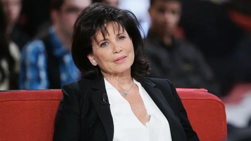 Anne Sinclair âge, jeunesse, fortune, vie privée (2025)