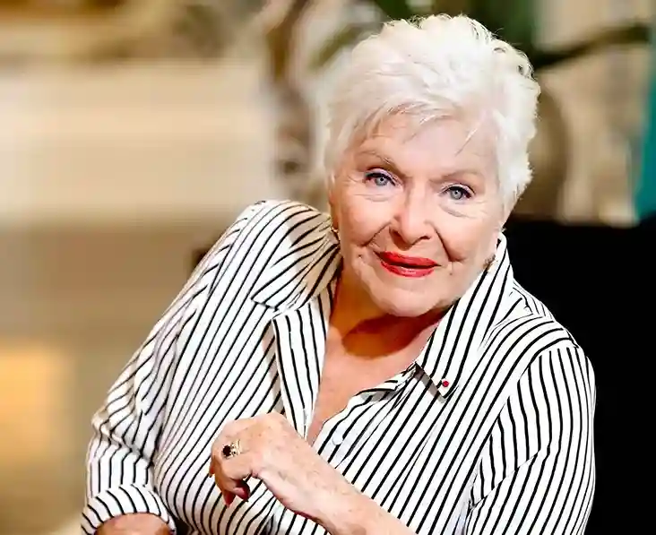 Line Renaud Âge, Taille, Jeunesse, Fortune, Vie privée