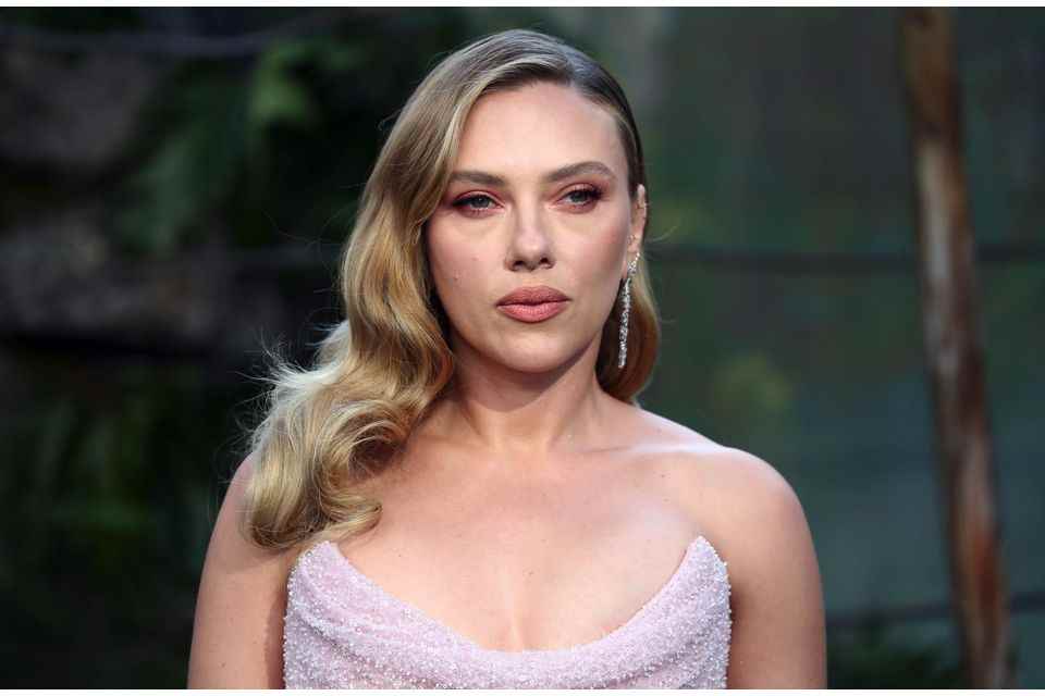 Scarlett Johansson : Age, Height, Net Worth, husband, Personal life