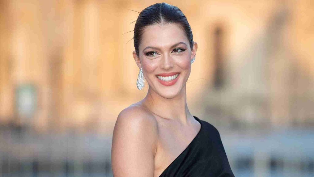 Tout sur Iris Mittenaere : taille, âge, origine, fortune (2025) iris Mittenaere origine