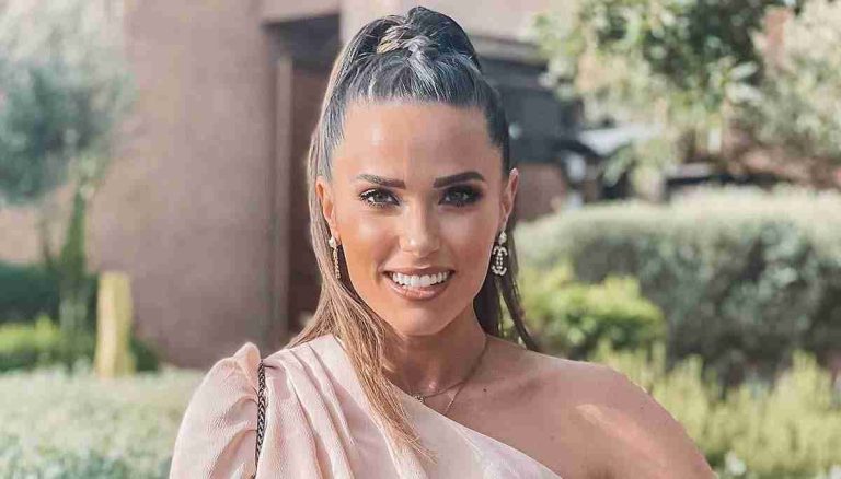 Capucine Anav Âge, taille, couple, fortune, origine, vie privée