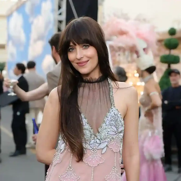 Dakota Johnson Bio, Age, Height, Husband, Net Worth