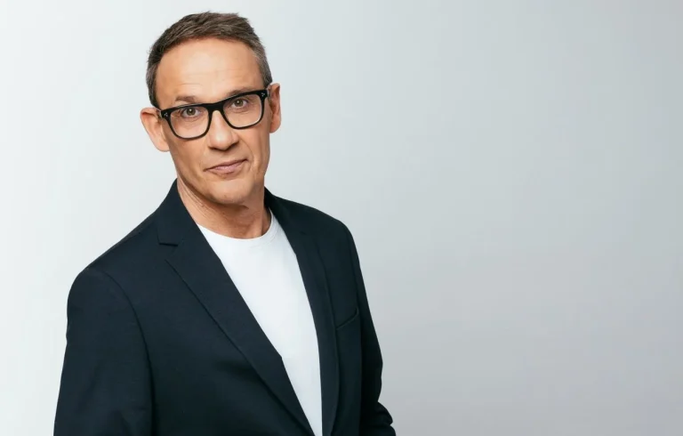 Julien Courbet Biographie, Age, taille, fortune, vie privée