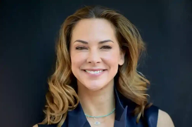 Mélissa Theuriau : Age, taille, fortune et vie privée (2025) Mélissa Theuriau Age, taille, fortune et vie privée (1)