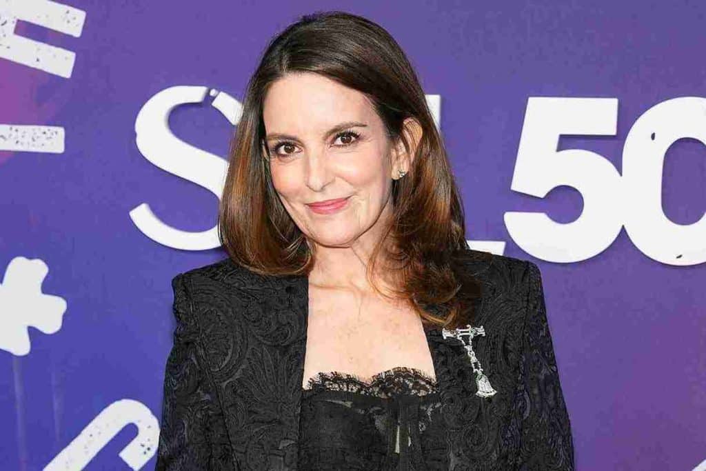 Tina Fey: Bio, Age, Height, Husband, Net Worth (2025) 3 Tina Fey biography