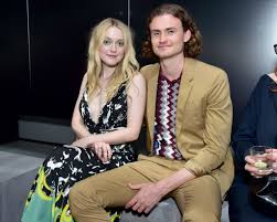 relationship dakota fanning husband