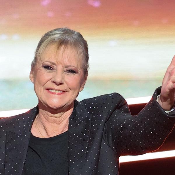 Dorothée : Age, taille, fortune, carrière et vie privée