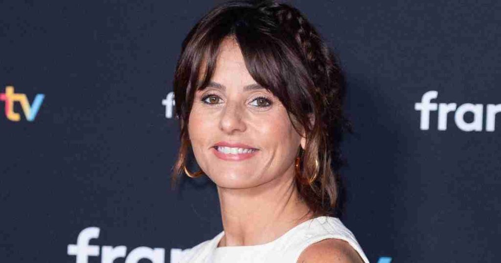 Faustine Bollaert : Age, taille, conjoint, fortune et vie privée (2026) 1 Faustine Bollaert bio age taille et fortune