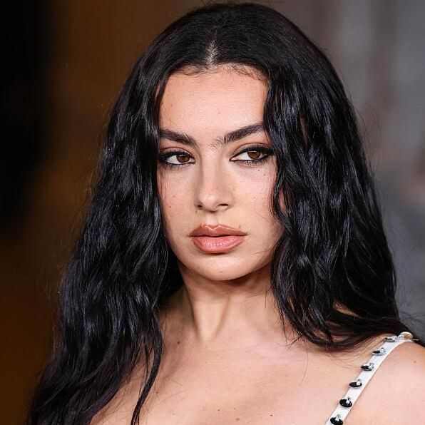 Charli XCX height weight, husband, bf, net worth