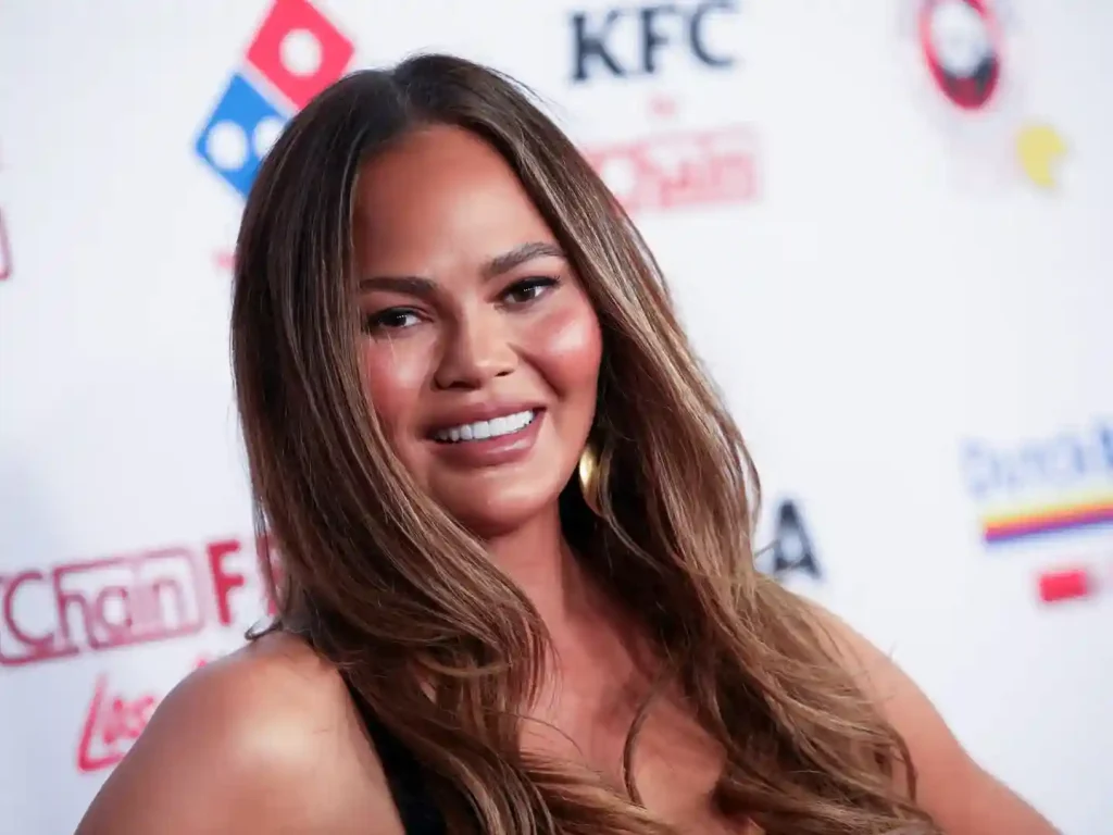 Chrissy Teigen: Bio, age, husband, height, net worth (2026) 2 Chrissy Teigen age, husband, height, net worth