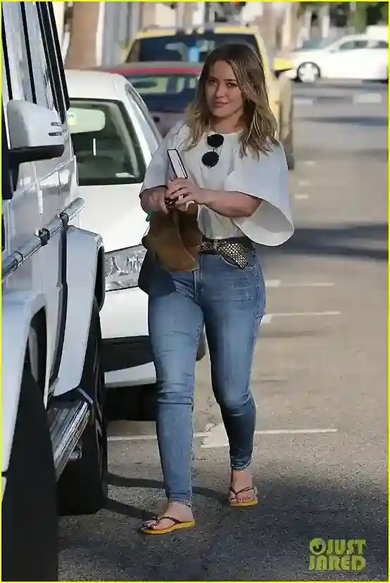 Hilary Duff height, husband, net worth, movies