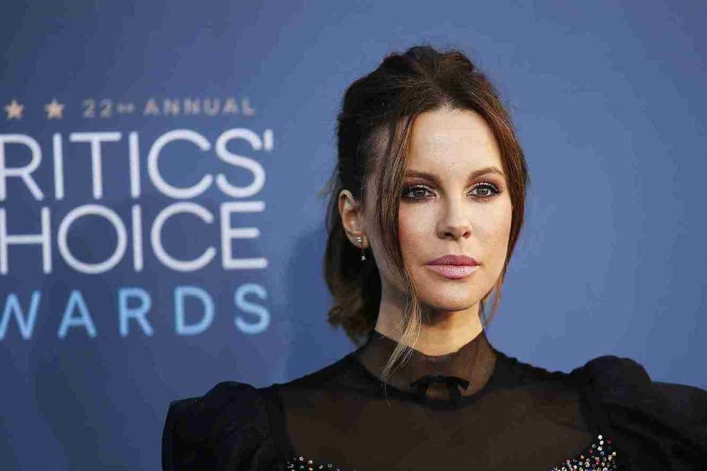 Kate Beckinsale biography