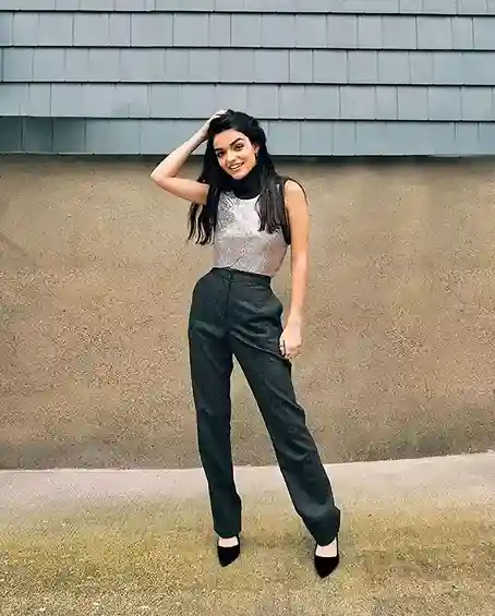 Rachel Zegler height