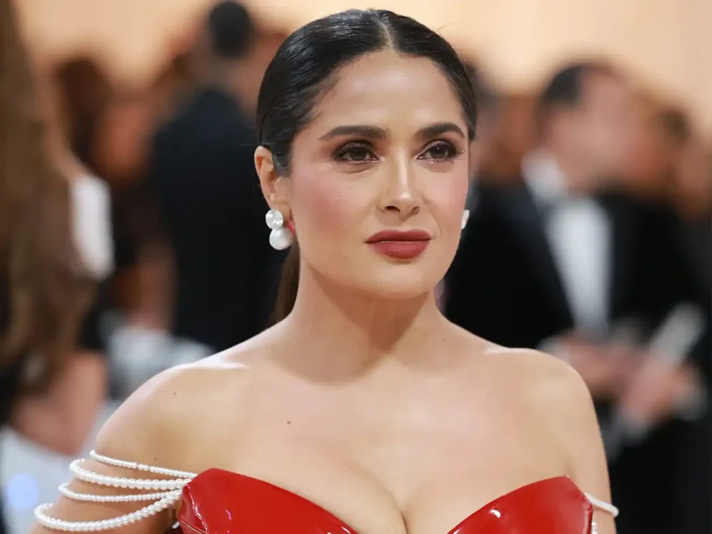 Salma Hayek age, height, husband, net worth, movies (2026) 2 Salma Hayek net worth