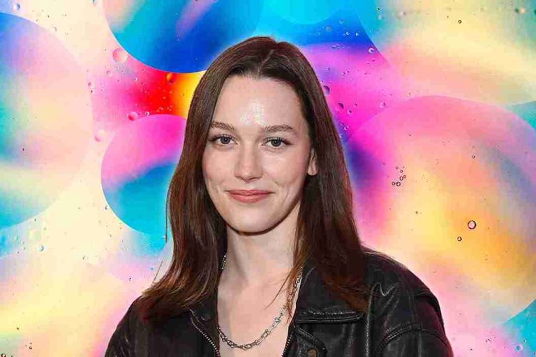 Victoria Pedretti biography