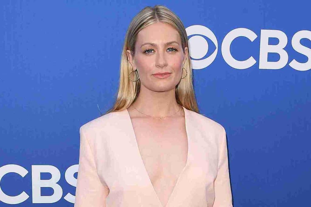 Beth Behrs biography