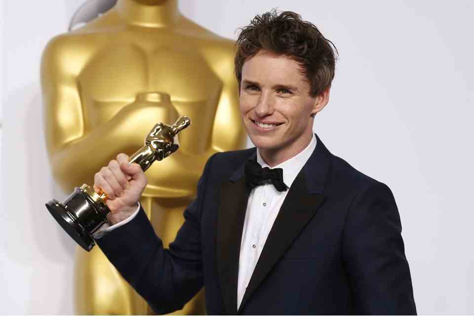 Eddie Redmayne Biography: age, wife, height, net worth (2026) 1 Eddie Redmayne biography