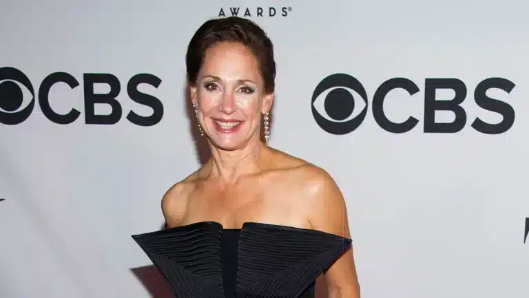 laurie metcalf biography
