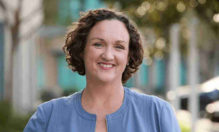 Katie Porter biography: age, husband, height, net worth (2026) Katie Porter biography