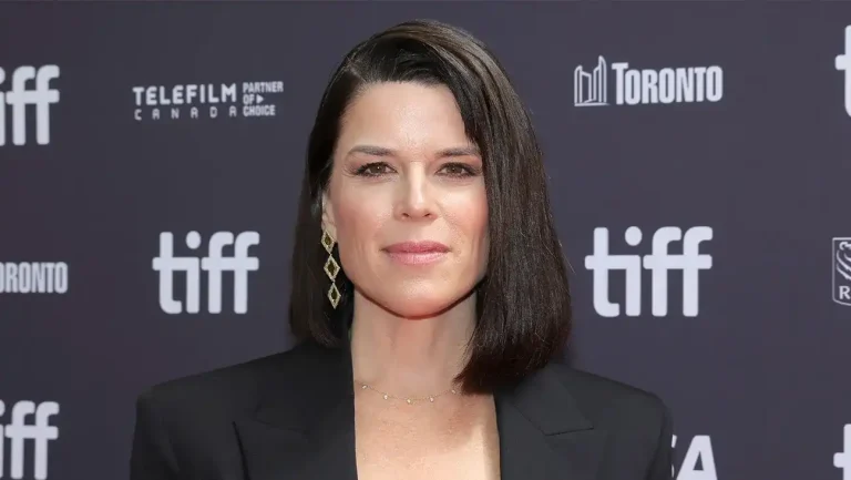 Neve Campbell biography